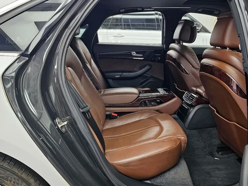 Audi A8 4.2 TFSI Quattro, снимка 12 - Автомобили и джипове - 54188781