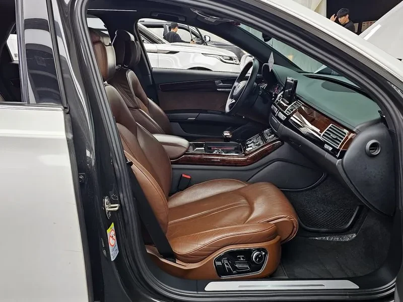 Audi A8 4.2 TFSI Quattro, снимка 11 - Автомобили и джипове - 54188781