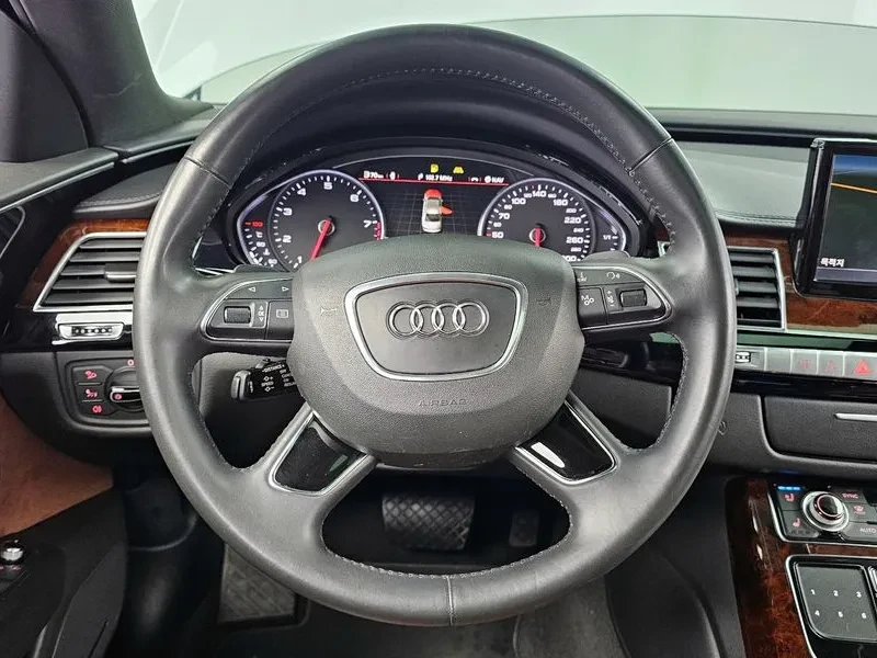 Audi A8 4.2 TFSI Quattro, снимка 13 - Автомобили и джипове - 54188781