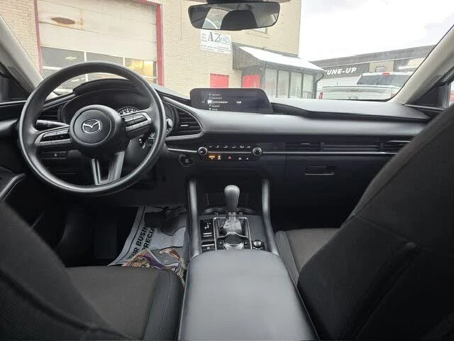 Mazda 3 GX* Sedan* ����������* (���� �� ��) | Mobile.bg � ����������� 9