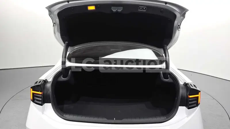 Hyundai Sonata 2.0 HYBRID| BOSE| 360 КАМЕРА| HEADS UP, снимка 15 - Автомобили и джипове - 54712470