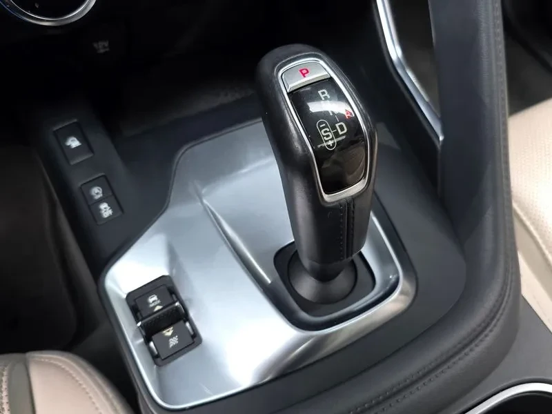 Jaguar E-pace, снимка 9 - Автомобили и джипове - 54855132
