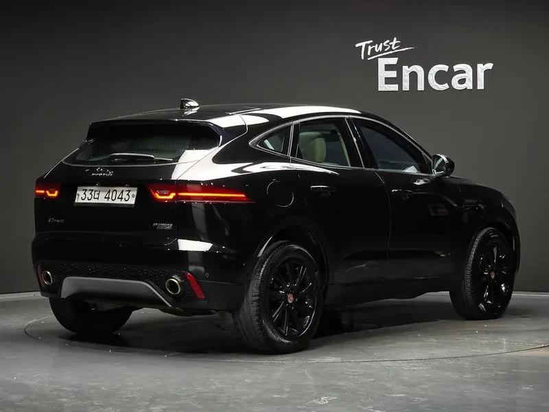 Jaguar E-pace, снимка 2 - Автомобили и джипове - 54855132
