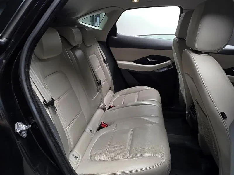 Jaguar E-pace, снимка 11 - Автомобили и джипове - 54855132