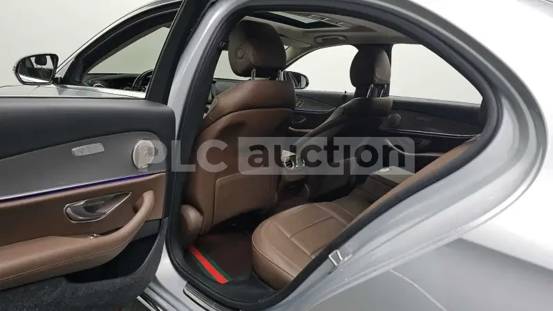 Mercedes-Benz E 300 300, снимка 11 - Автомобили и джипове - 55314669