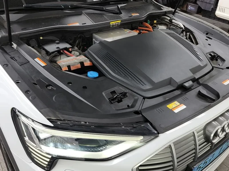 Audi E-Tron 50 Quattro Sportback, снимка 6 - Автомобили и джипове - 56532372
