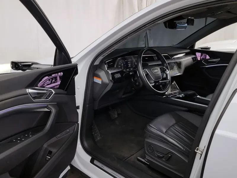 Audi E-Tron 50 Quattro Sportback, снимка 10 - Автомобили и джипове - 56532372