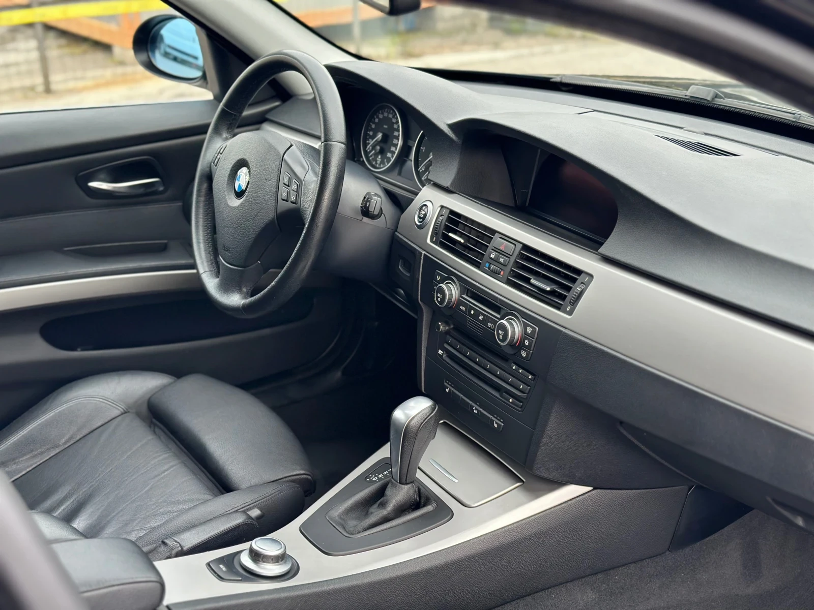 BMW 330 XD Кожа Подгрев Рекаро Като Нова - изображение 9