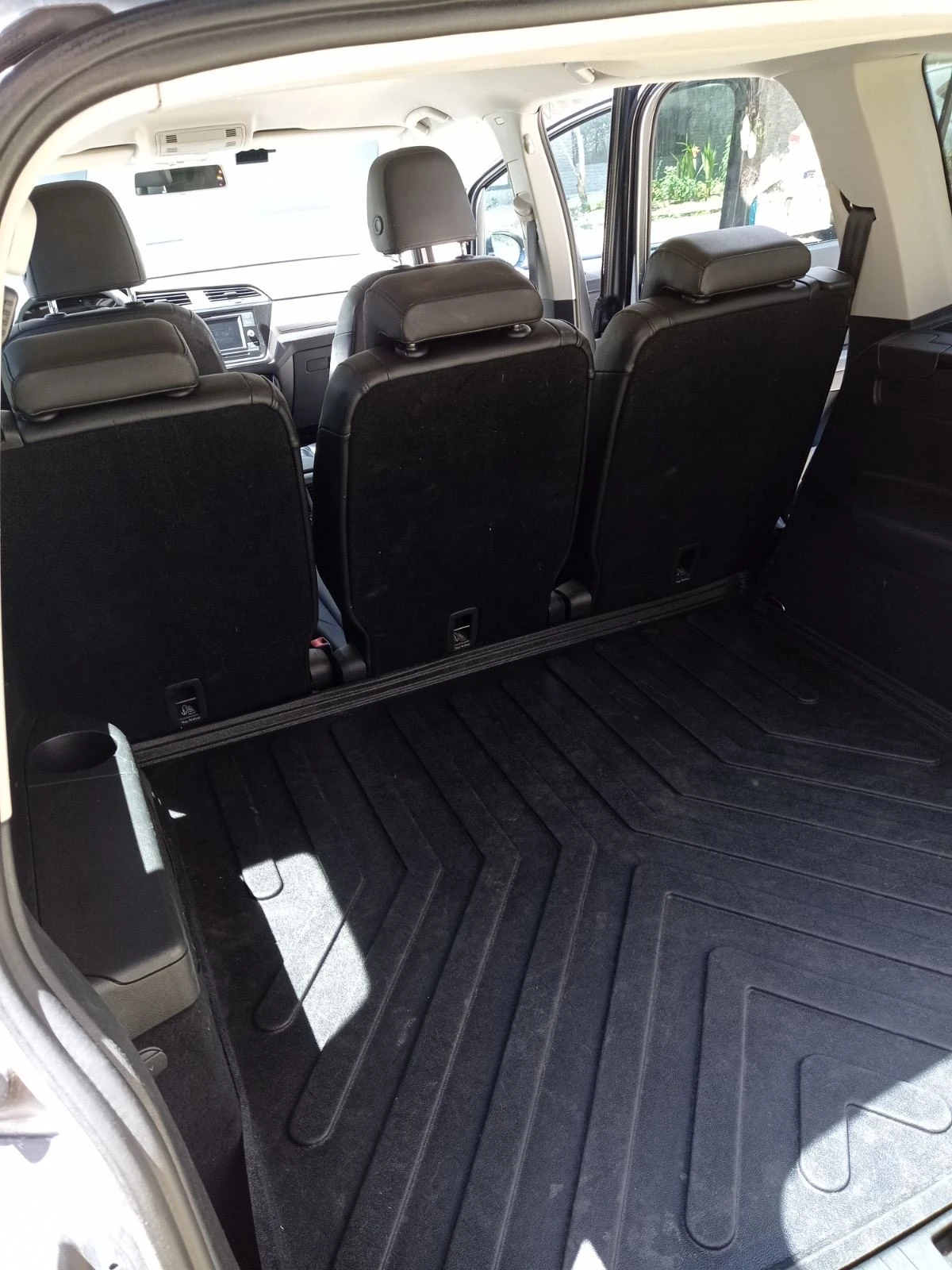 VW Touran, снимка 16 - Автомобили и джипове - 51720237