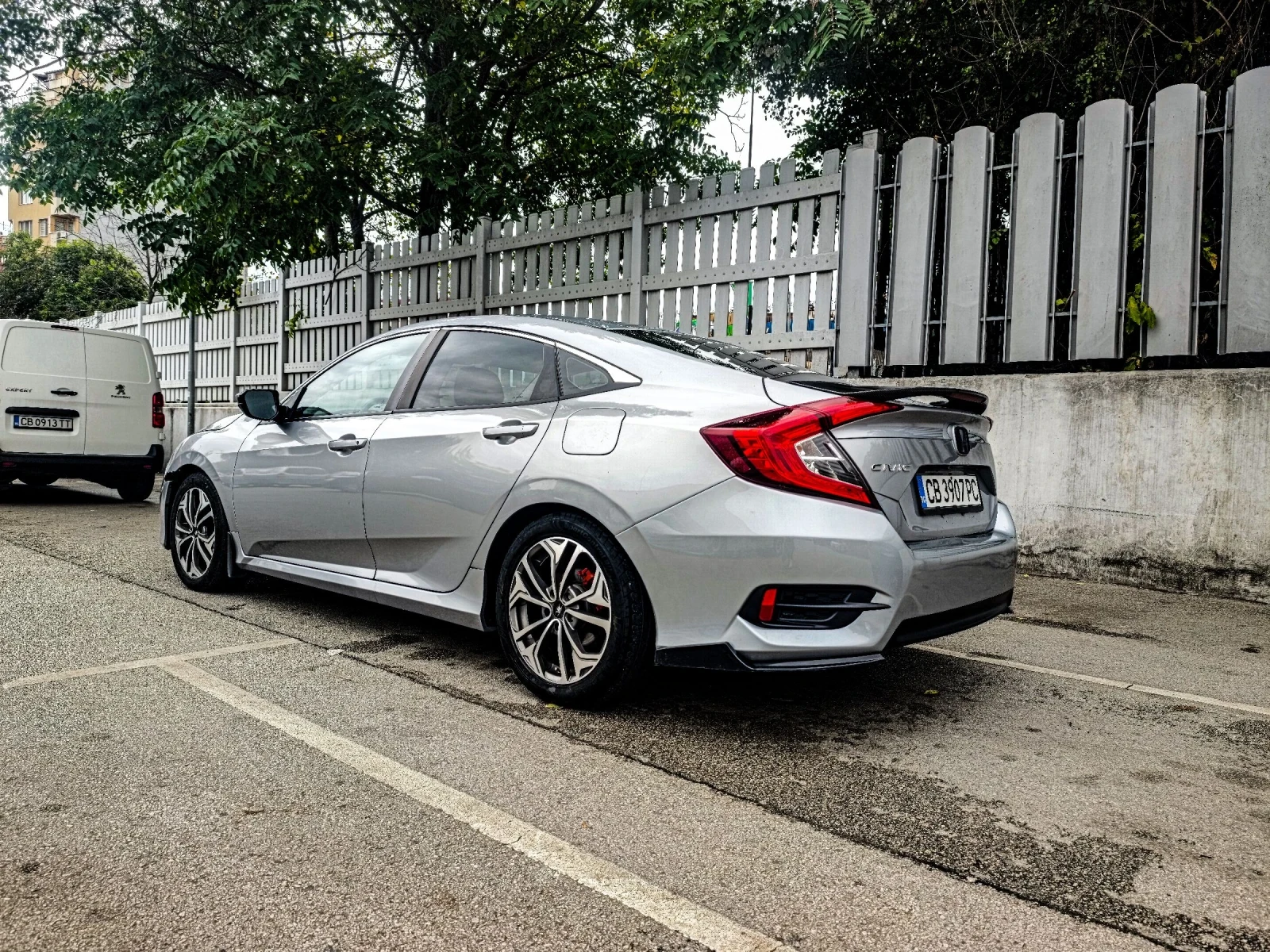Honda Civic ПЕРФЕКТНА  - изображение 4