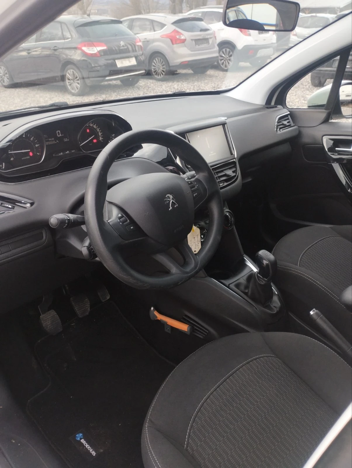 Peugeot 208  - изображение 4