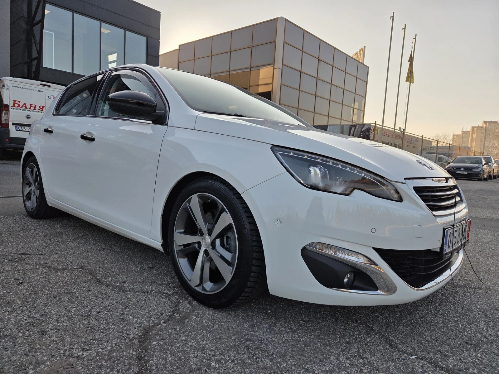Peugeot 308 1, 6 benzin 156 hp Реални км!!! - изображение 4