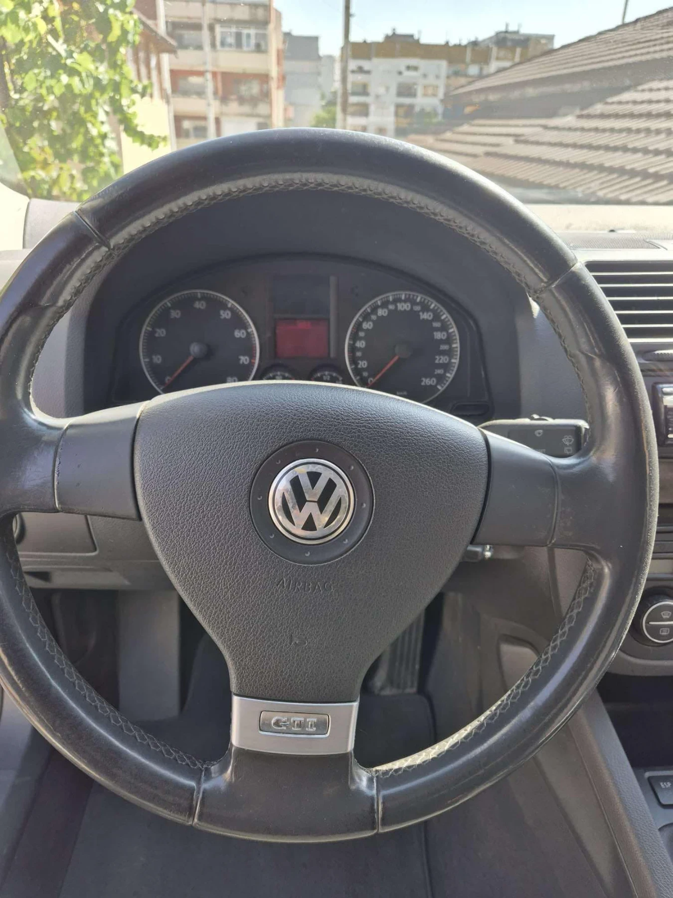 VW Golf 1.6 Бензин - изображение 7
