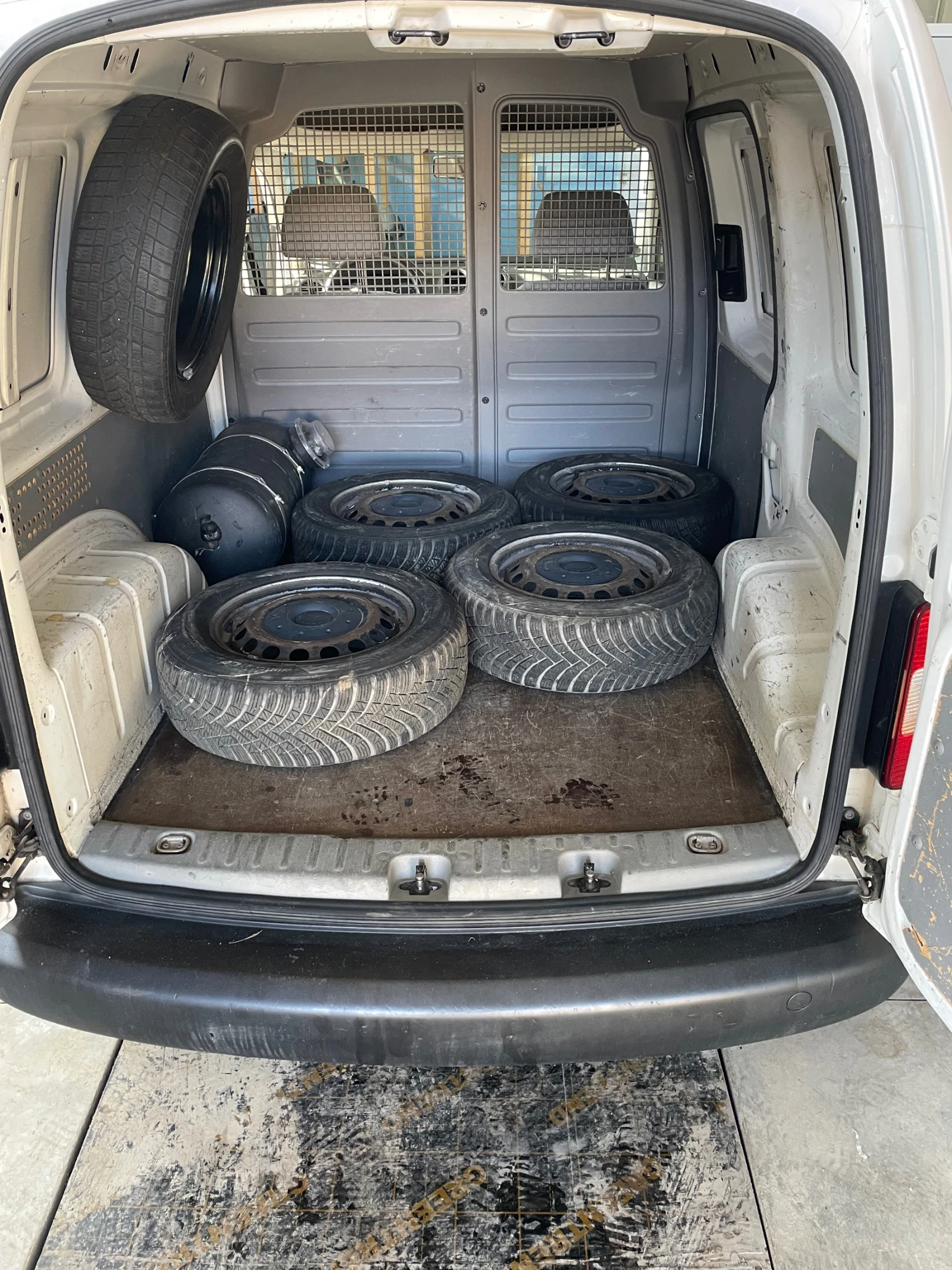 VW Caddy | Mobile.bg � ����������� 16
