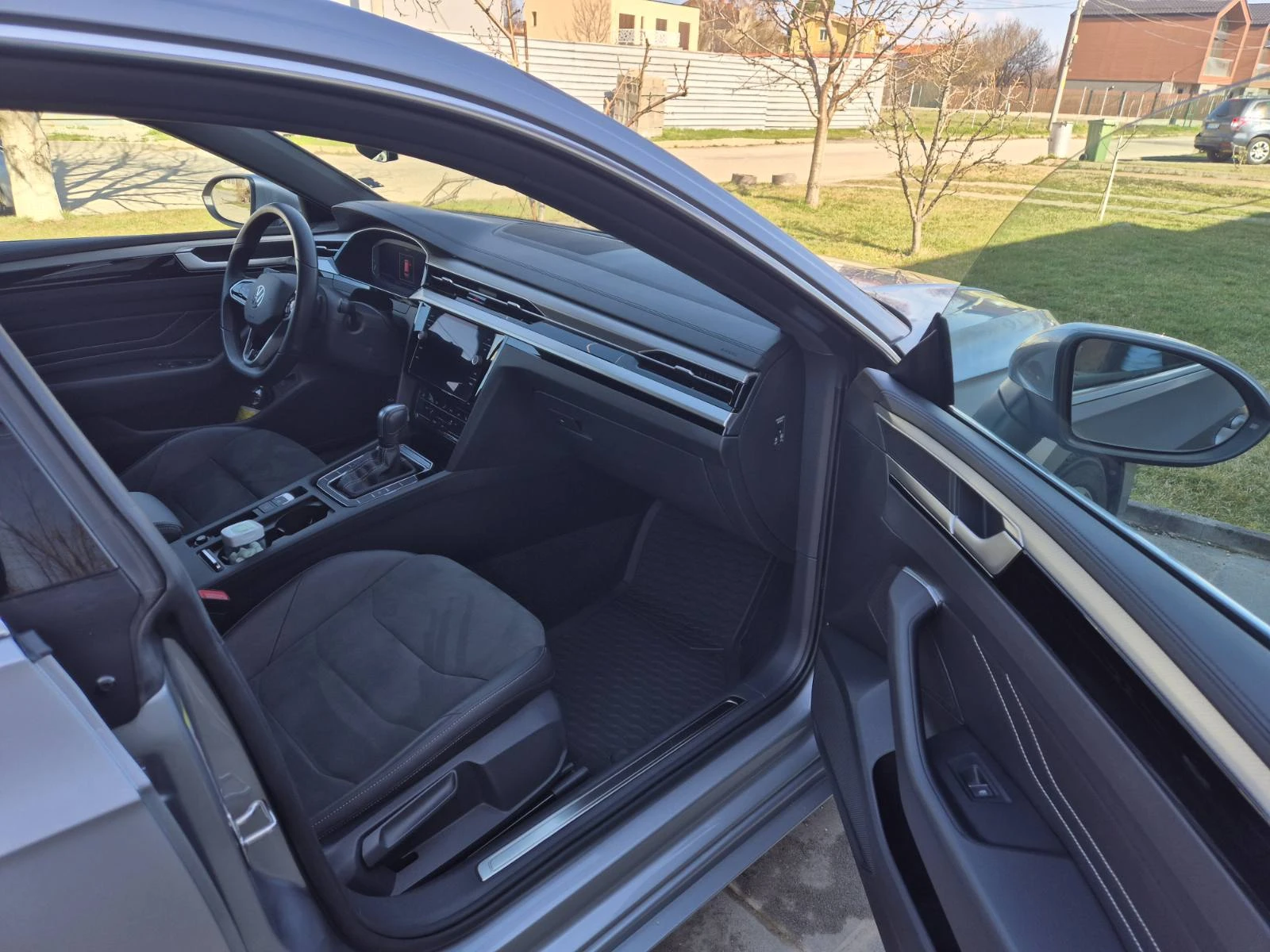 VW Arteon Shooting Brake R-Line 2.0 TSI DSG, снимка 10 - Автомобили и джипове - 53864027