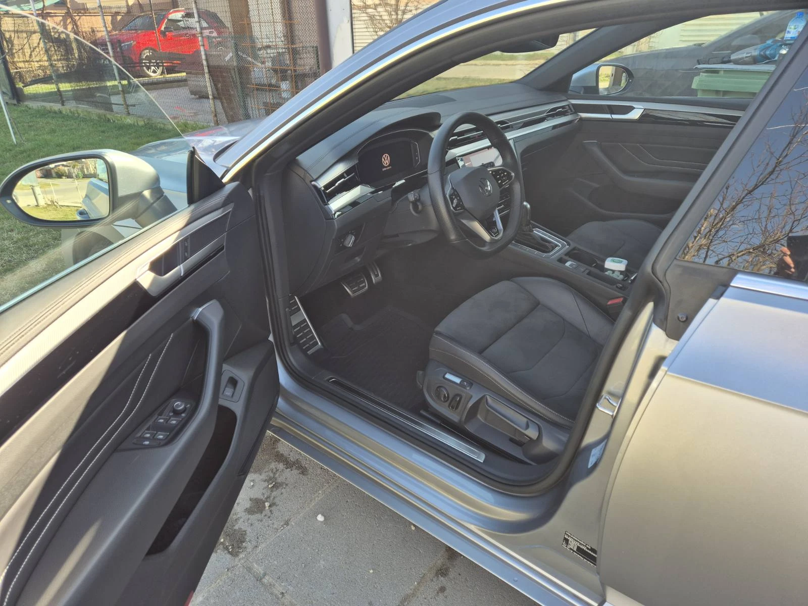 VW Arteon Shooting Brake R-Line 2.0 TSI DSG, снимка 8 - Автомобили и джипове - 53864027