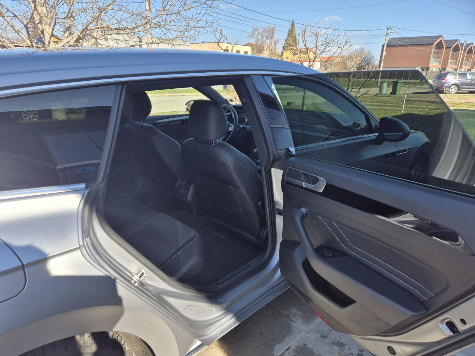 VW Arteon Shooting Brake R-Line 2.0 TSI DSG, снимка 11 - Автомобили и джипове - 53864027