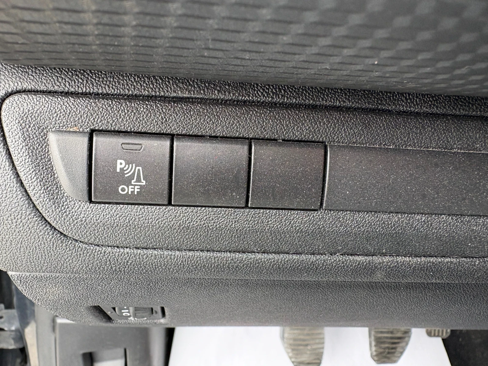 Peugeot 2008 1.6HDI* ЛИЗИНГ* , снимка 10 - Автомобили и джипове - 54217604