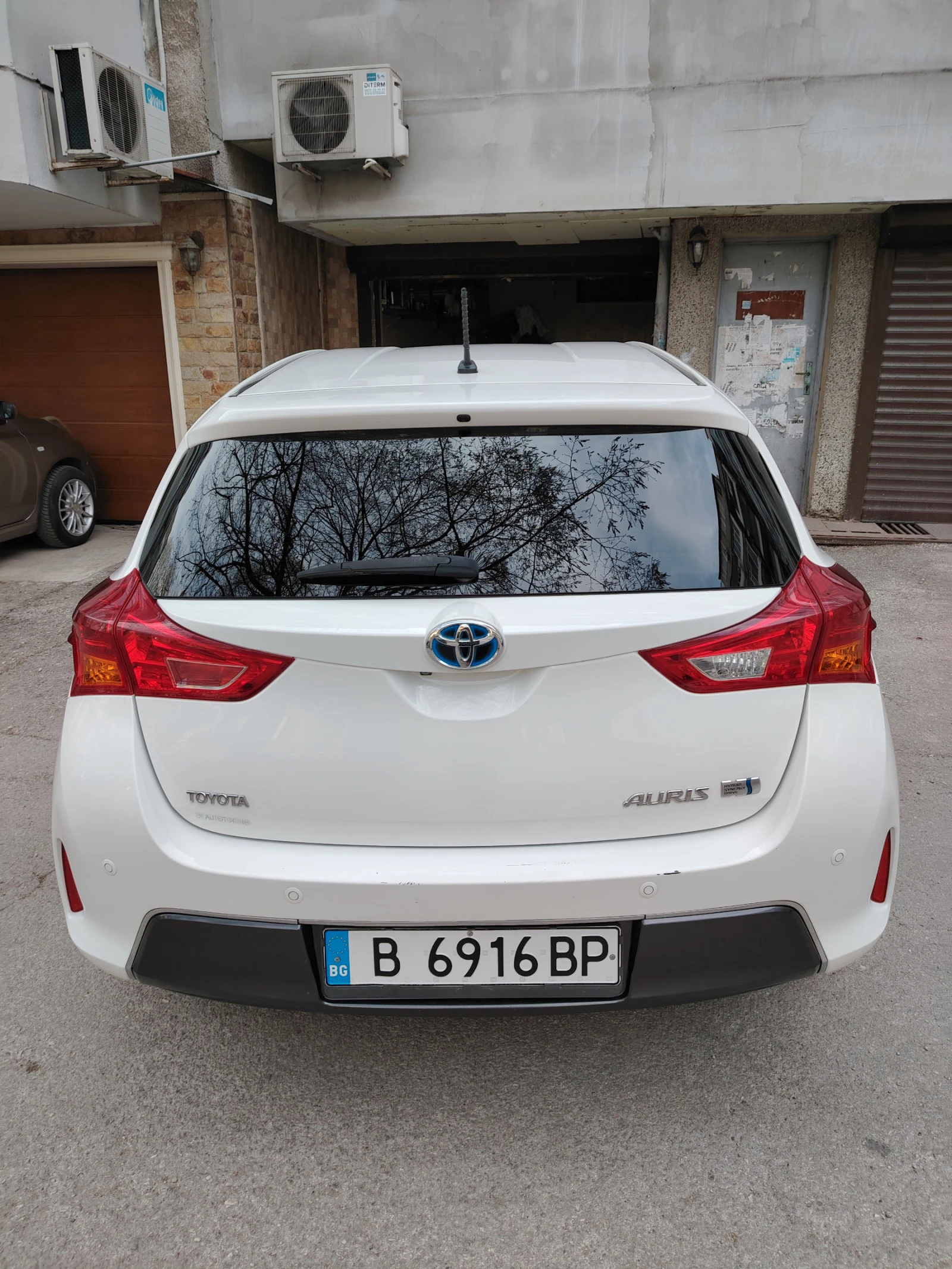 Toyota Auris, снимка 2 - Автомобили и джипове - 54268208