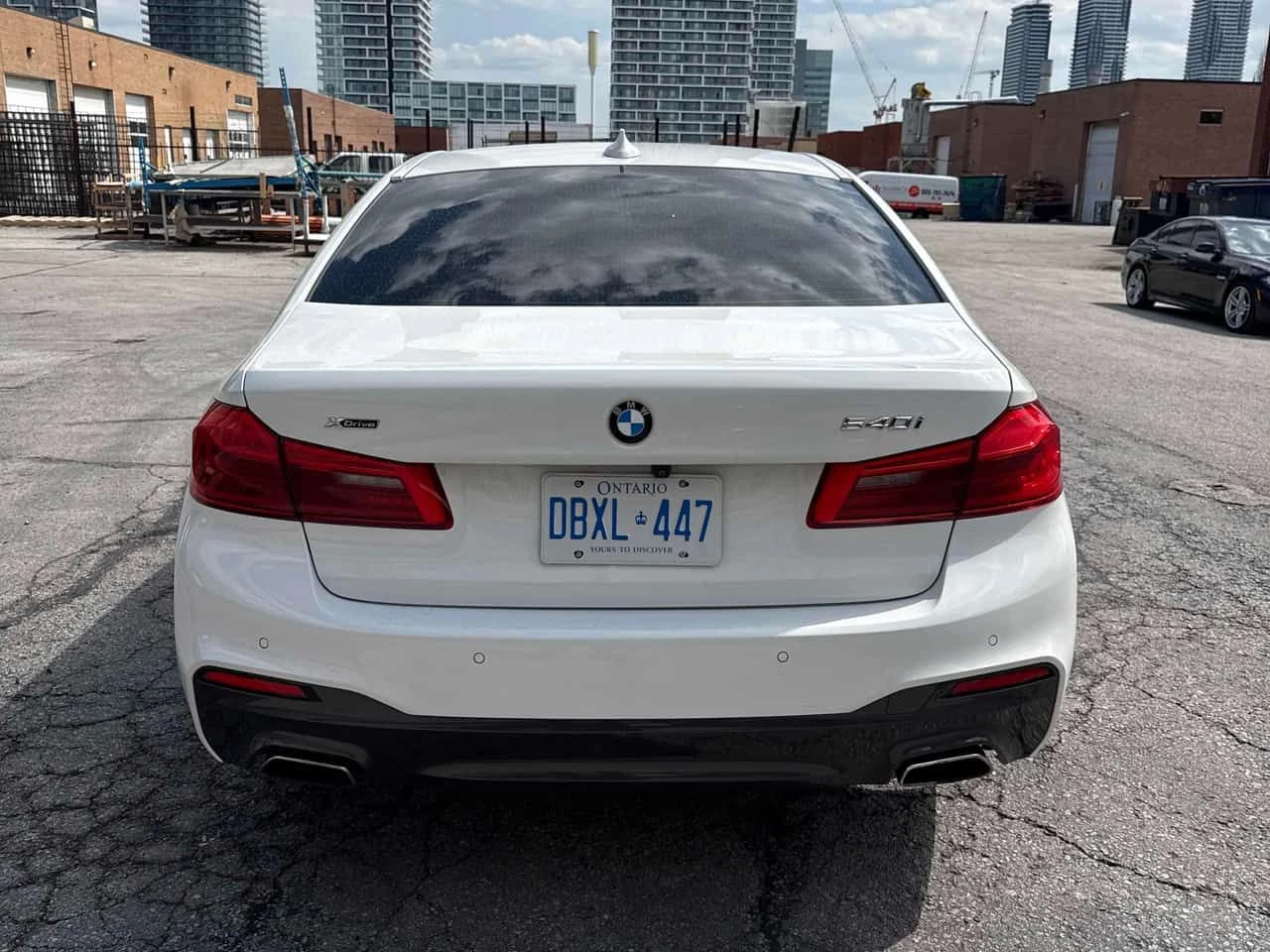 BMW 540 * МАСАЖИ* ДИСТРОНИК* ВАКУМ* 360 КАМЕРА* ОБДУХВАНЕ*, снимка 5 - Автомобили и джипове - 54483643