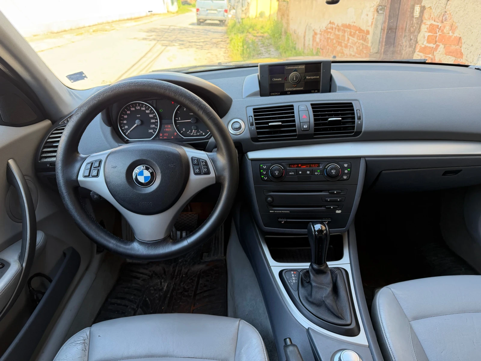 BMW 120 Automatic Navi , снимка 14 - Автомобили и джипове - 54489083