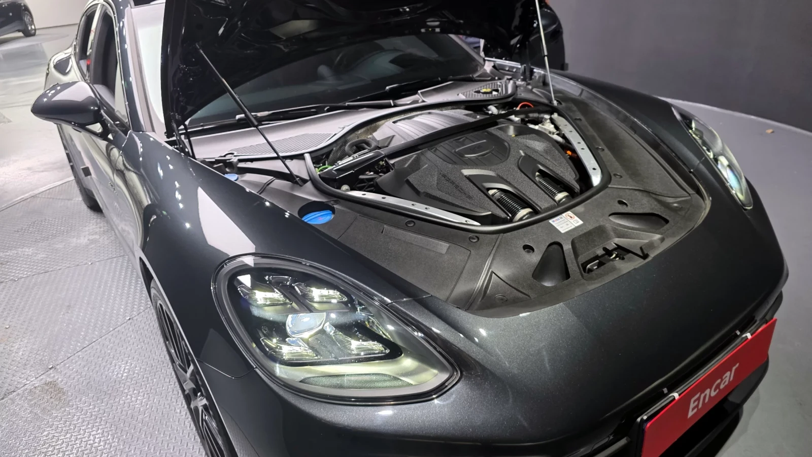 Porsche Panamera 4 AWD Platinum Panorama* Disi* cam360* Обдухване* , снимка 16 - Автомобили и джипове - 54621948