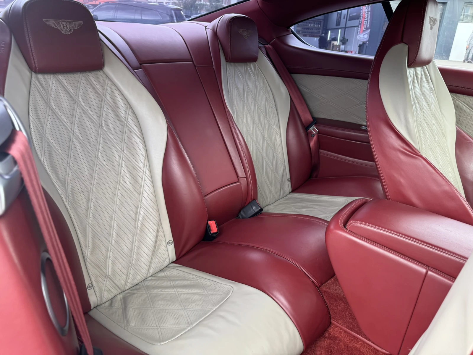 Bentley Continental gt V8, снимка 8 - Автомобили и джипове - 54633178
