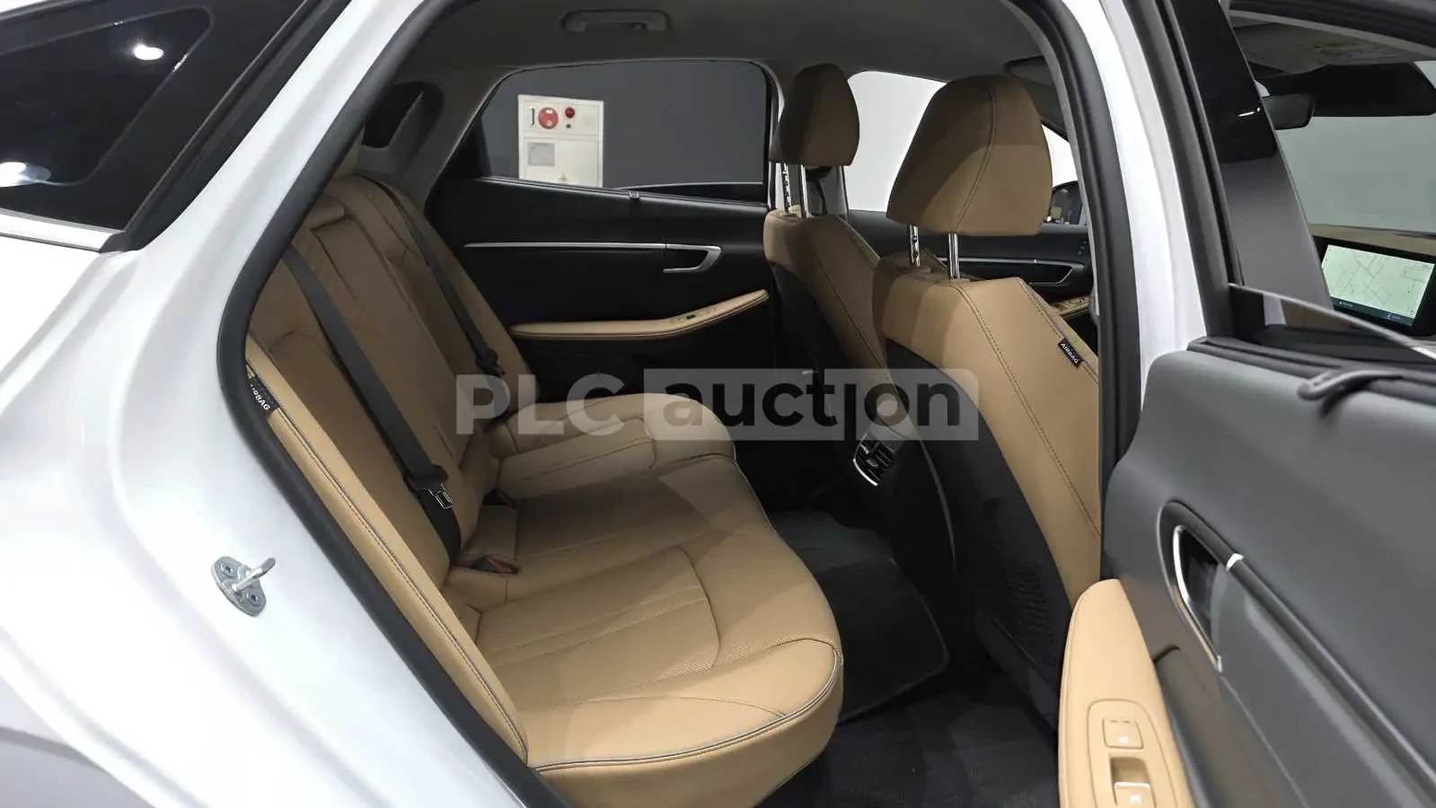 Hyundai Sonata 2.0 HYBRID| BOSE| 360 КАМЕРА| HEADS UP, снимка 12 - Автомобили и джипове - 54712470