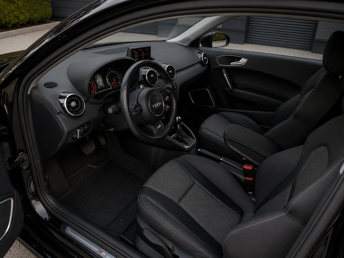 Audi A1 1.4TFSI S-Line, снимка 8 - Автомобили и джипове - 54985256