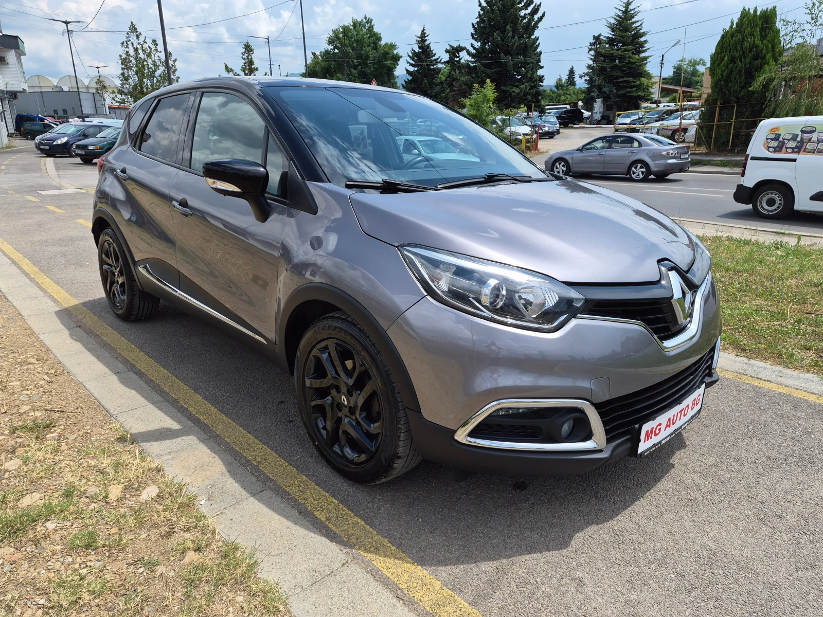 Renault Captur 1.5DCI АВТОМАТ, снимка 3 - Автомобили и джипове - 55011244