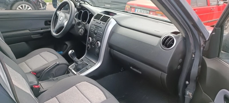 Suzuki Grand vitara 1.9 DDIS, снимка 11 - Автомобили и джипове - 46984477