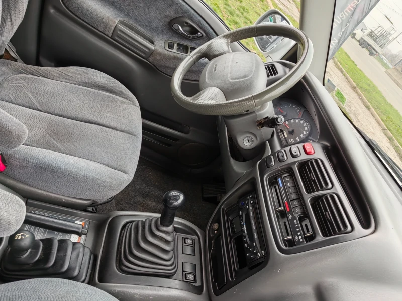 Suzuki Grand vitara 2.7i  4x4 172ps  XL, снимка 13 - Автомобили и джипове - 52561342