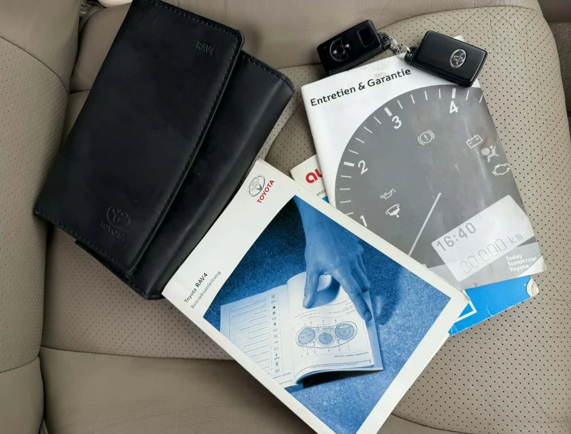 Toyota Rav4 2.0i AVTOMATIK FACE SWISS, снимка 15 - Автомобили и джипове - 52976456