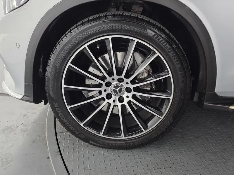 Mercedes-Benz GLC 220 D 4Matic Premium Coupe, снимка 5 - Автомобили и джипове - 55883469