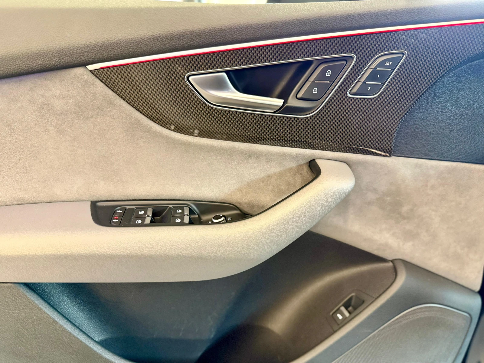 Audi SQ7 Bose* HeadUp* SoftClose* Лизинг* Laser* 7-местен - изображение 7