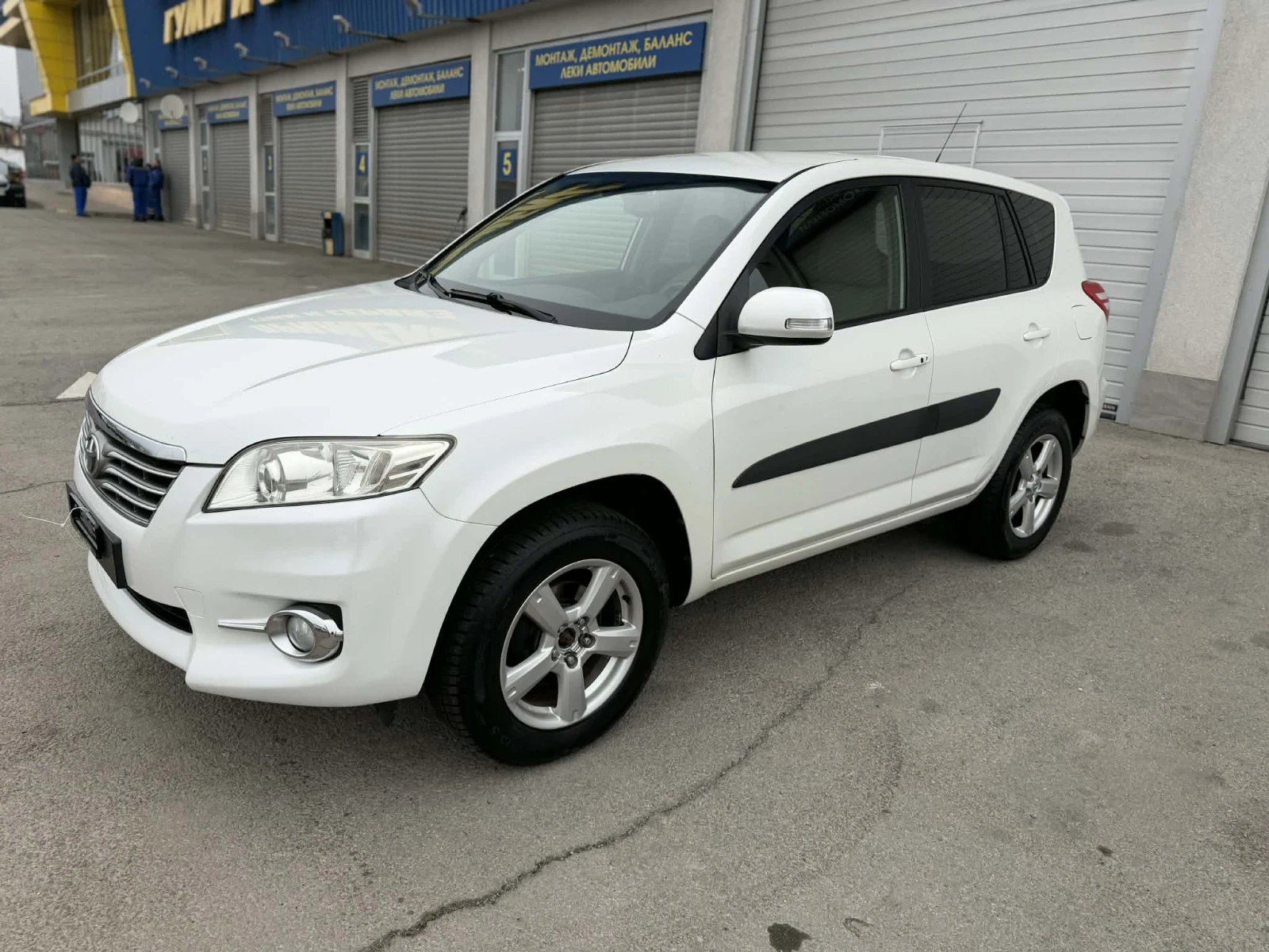 Toyota Rav4 2.0i AVTOMATIK FACE SWISS - изображение 2