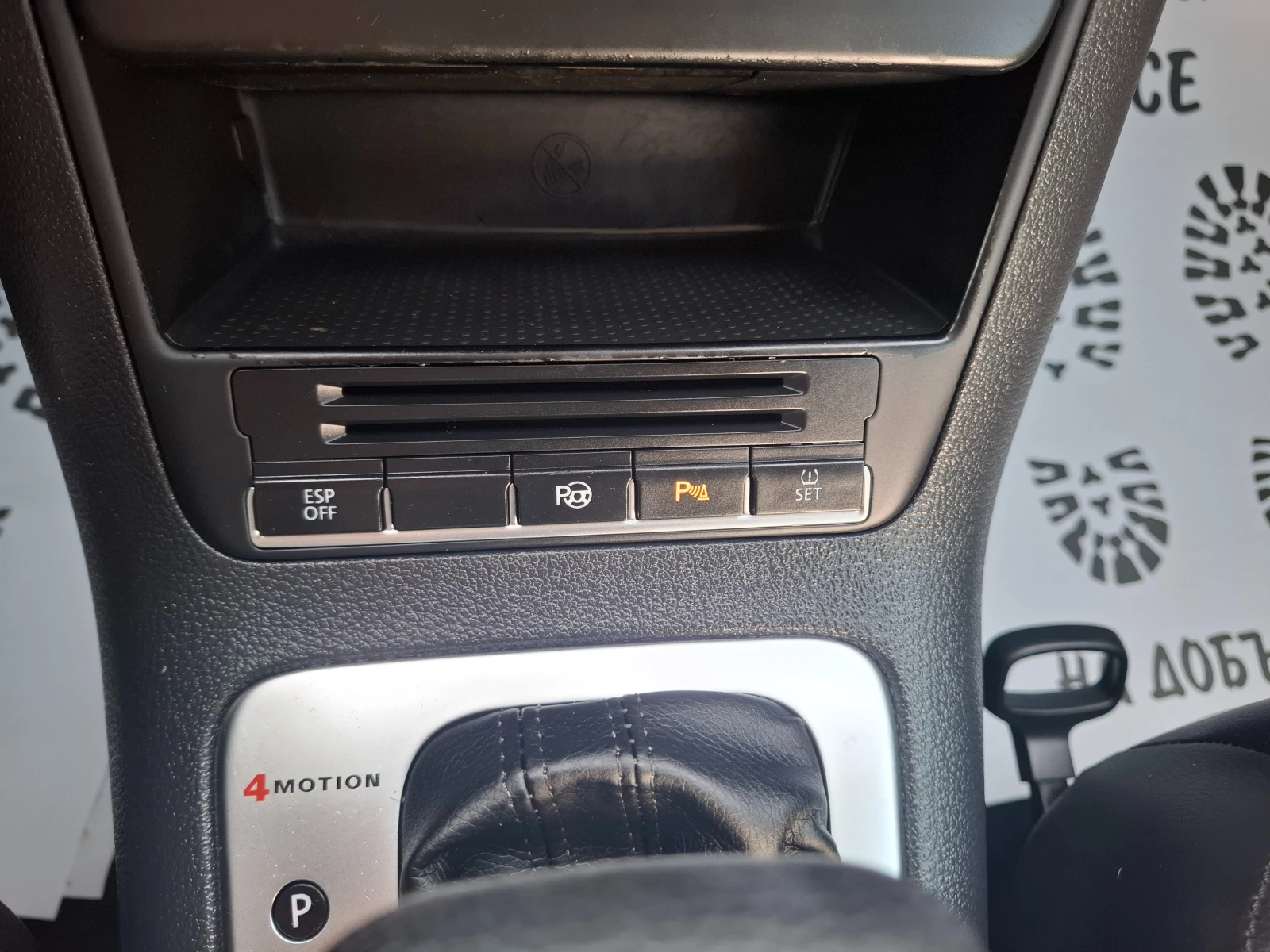 VW Tiguan 2.0 4Motion/Navi/Кожа/Подгрев/Камера, снимка 12 - Автомобили и джипове - 53603335