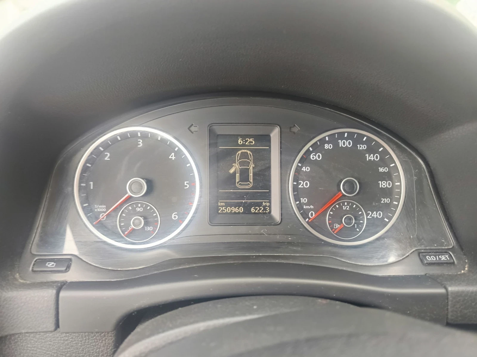 VW Tiguan, снимка 13 - Автомобили и джипове - 53925004