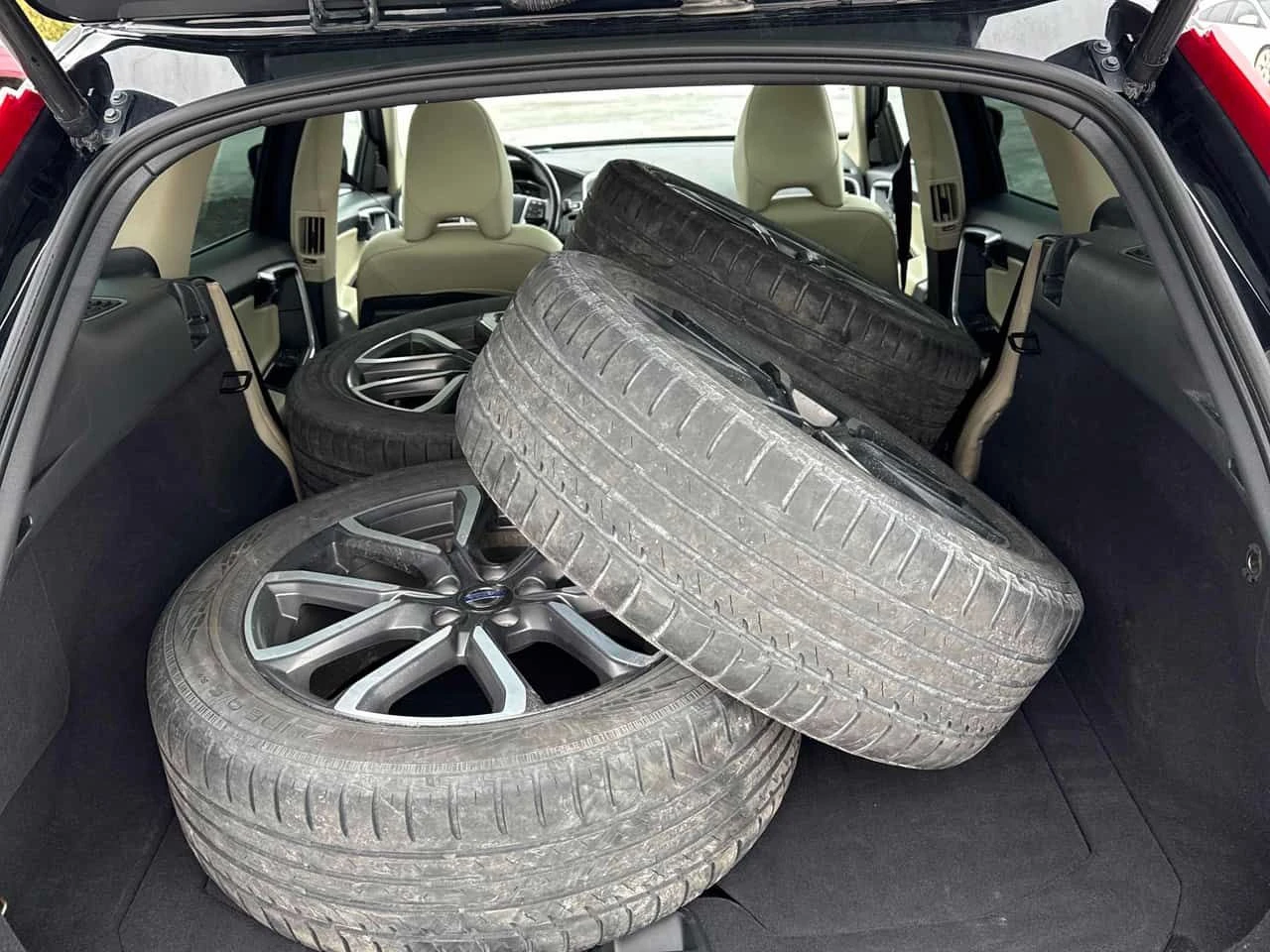 Volvo XC60 * Панорама * Подгрев * + гуми джнати * , снимка 12 - Автомобили и джипове - 54048297