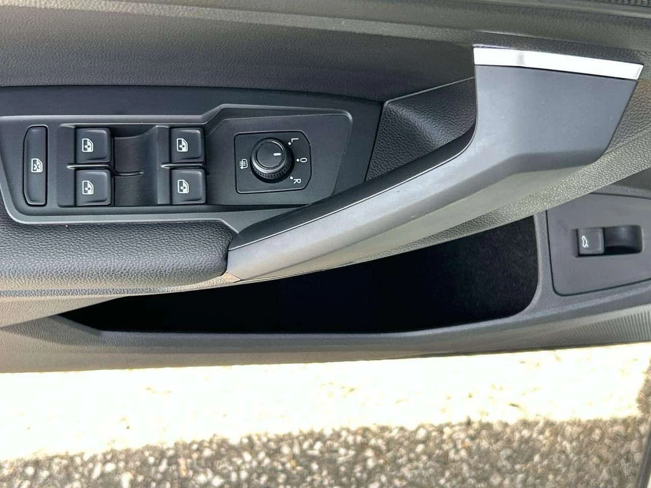 VW Tiguan RUBBER MATS | OWNERS MANUAL | WHEEL , снимка 13 - Автомобили и джипове - 54456778