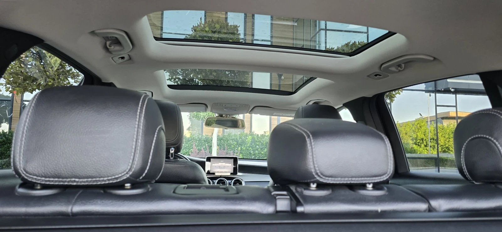 Mercedes-Benz GLC 220  9G tronic* 4matic* ПАНОРАМА* КОЖА* ПОДГРЕВ* K, снимка 16 - Автомобили и джипове - 55415741