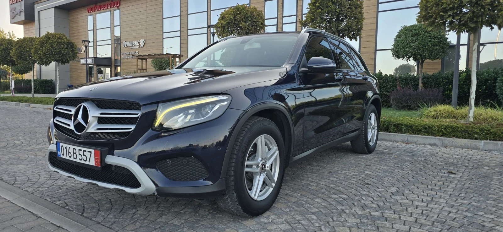 Mercedes-Benz GLC 220  9G tronic* 4matic* ПАНОРАМА* КОЖА* ПОДГРЕВ* K, снимка 3 - Автомобили и джипове - 55415741