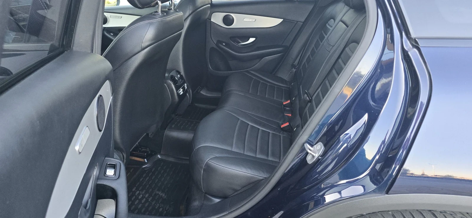 Mercedes-Benz GLC 220  9G tronic* 4matic* ПАНОРАМА* КОЖА* ПОДГРЕВ* K, снимка 11 - Автомобили и джипове - 55415741