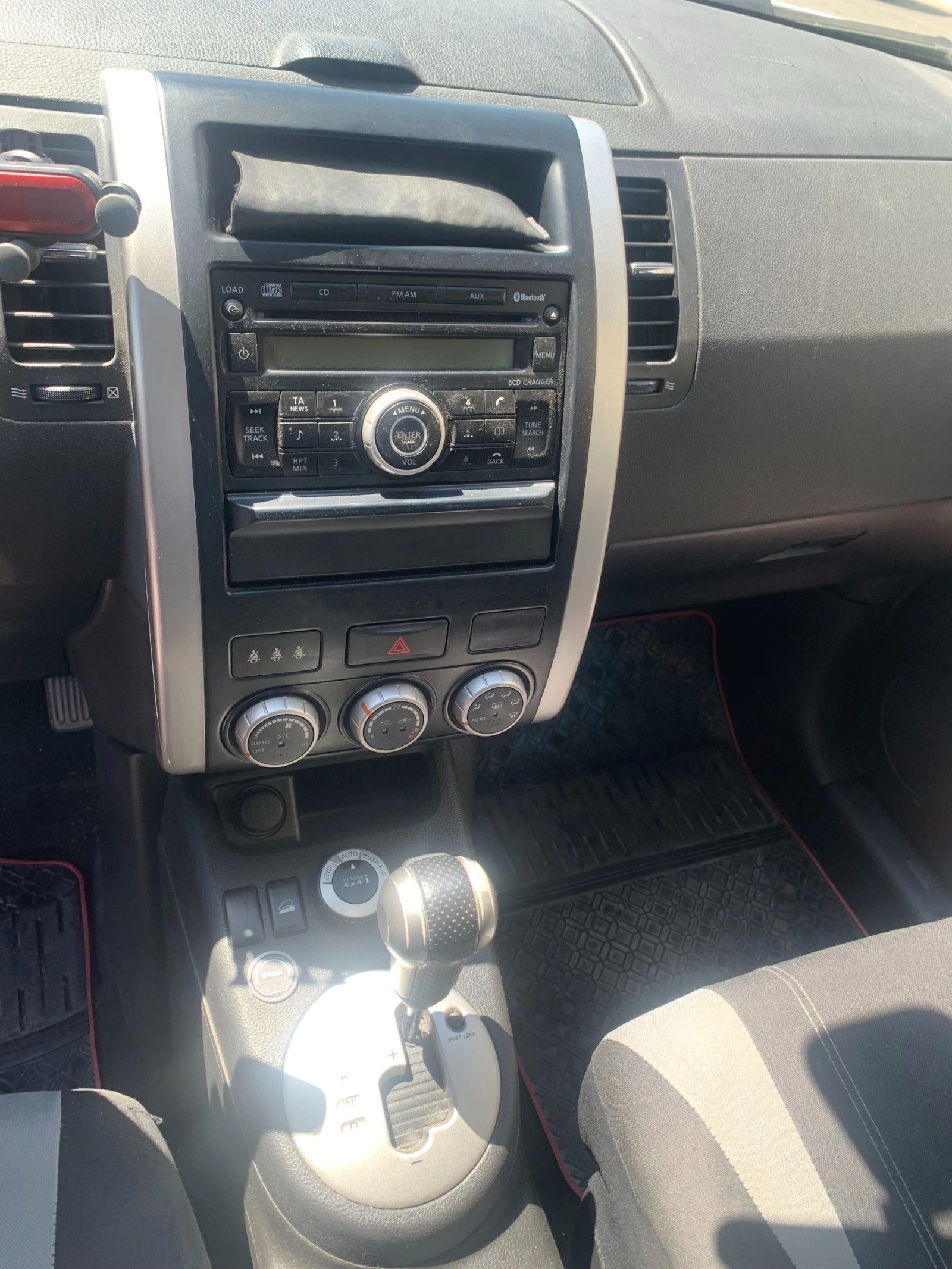 Nissan X-trail Т31, снимка 12 - Автомобили и джипове - 55655288