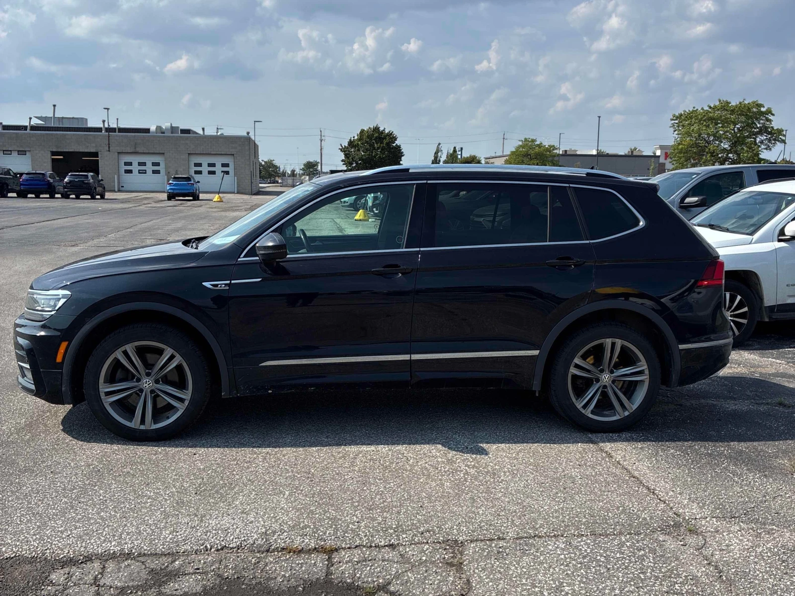 VW Tiguan * Highline * CARFAX * , снимка 2 - Автомобили и джипове - 55932831