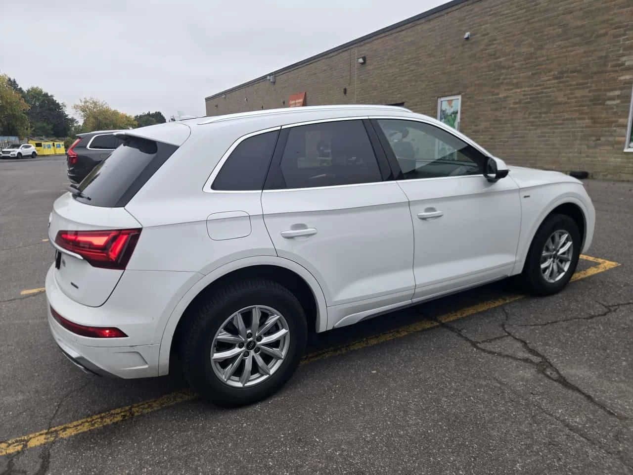 Audi Q5 * Progressiv * CARFAX * ОПЦИЯ ЗА ФИНАНСИРАНЕ, снимка 3 - Автомобили и джипове - 56275750