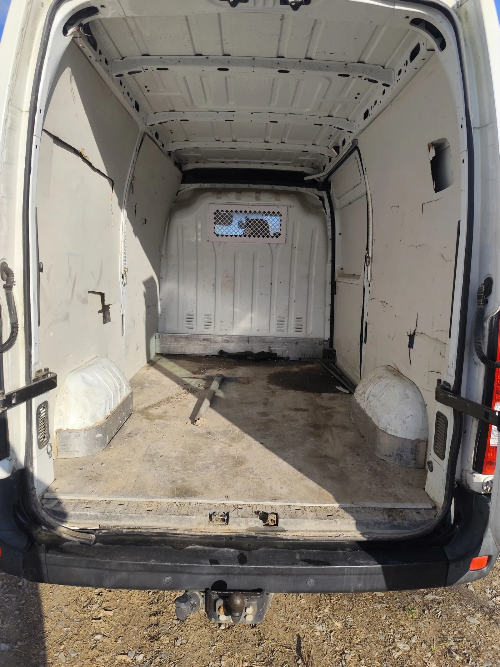 Nissan NV400  - изображение 10