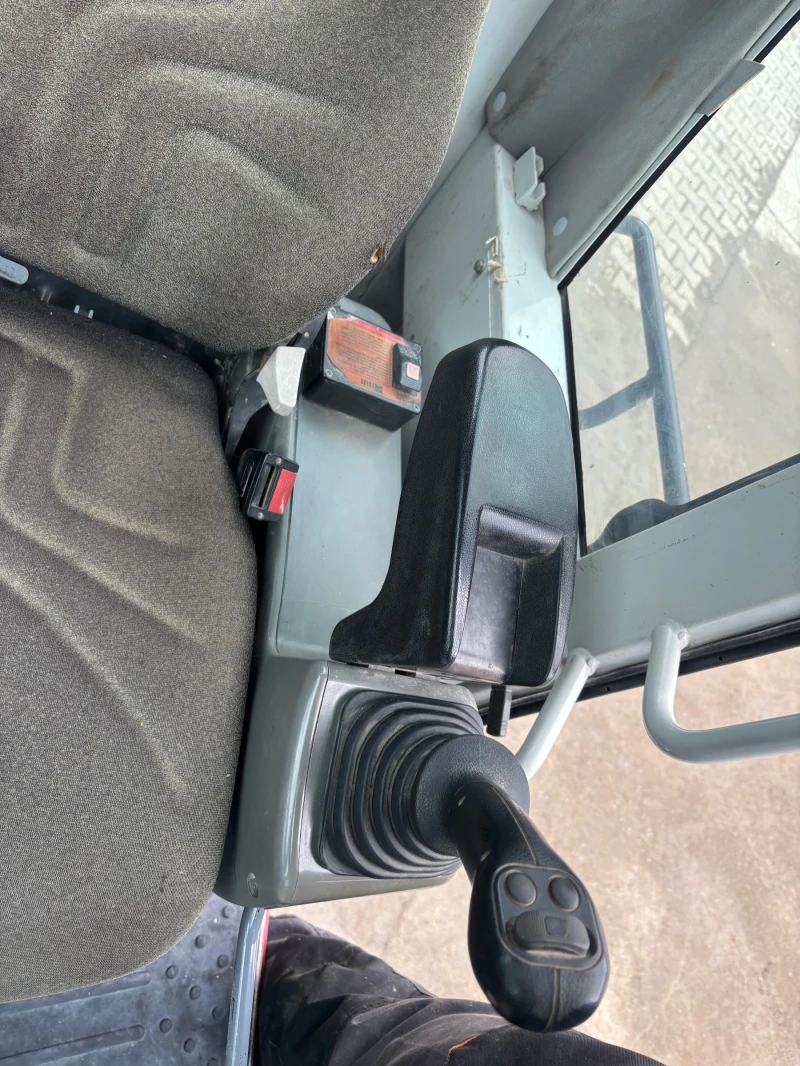 Багер Takeuchi TB290/8500TОHA/KЛИМАТИК, снимка 9 - Индустриална техника - 49911406