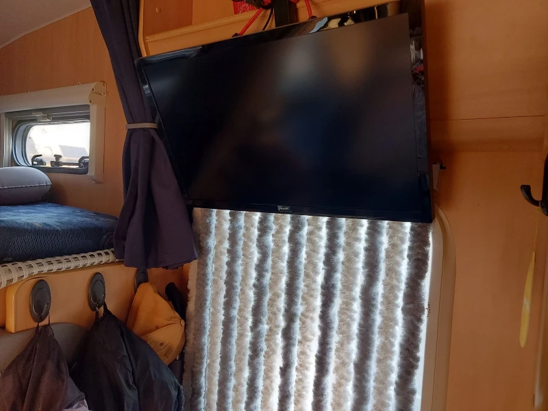 Кемпер Dethleffs Globetrotter / ALDE / двуетажно легло, снимка 6 - Каравани и кемпери - 52741122