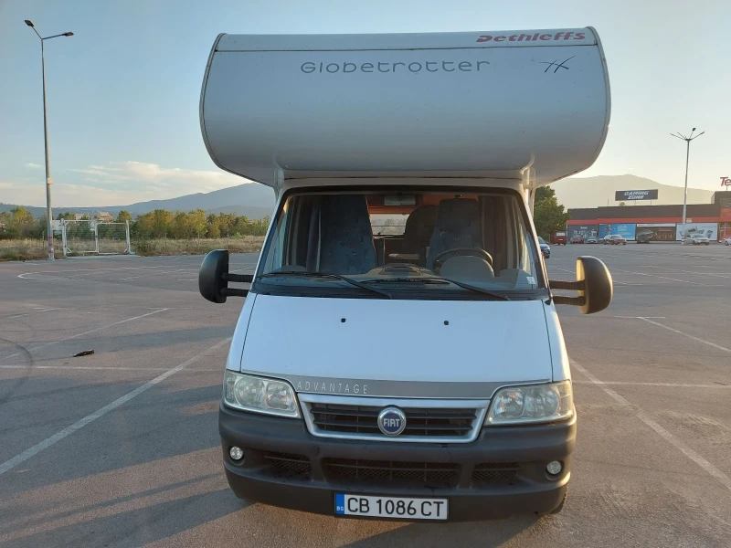 Кемпер Dethleffs Globetrotter / ALDE / двуетажно легло